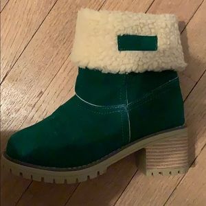 Never been worn before green boots